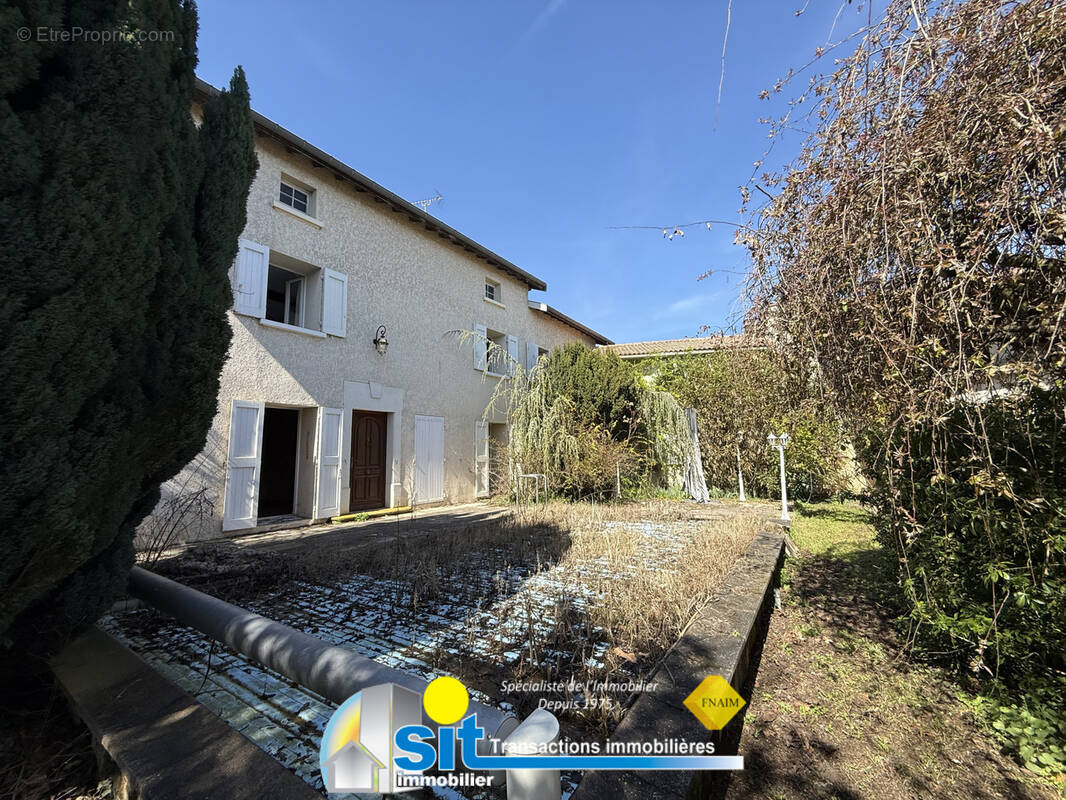 Maison à REVENTIN-VAUGRIS