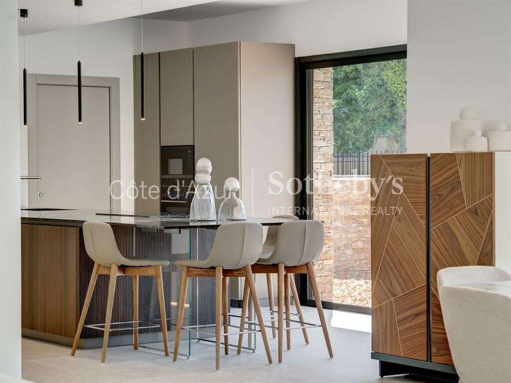 Maison à TOURRETTES