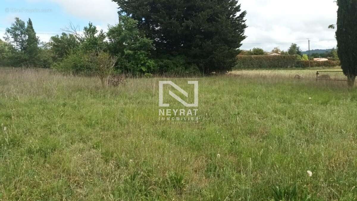TOURRETTES Terrain en zone Agricole superficie 1450 m2 - photo 2