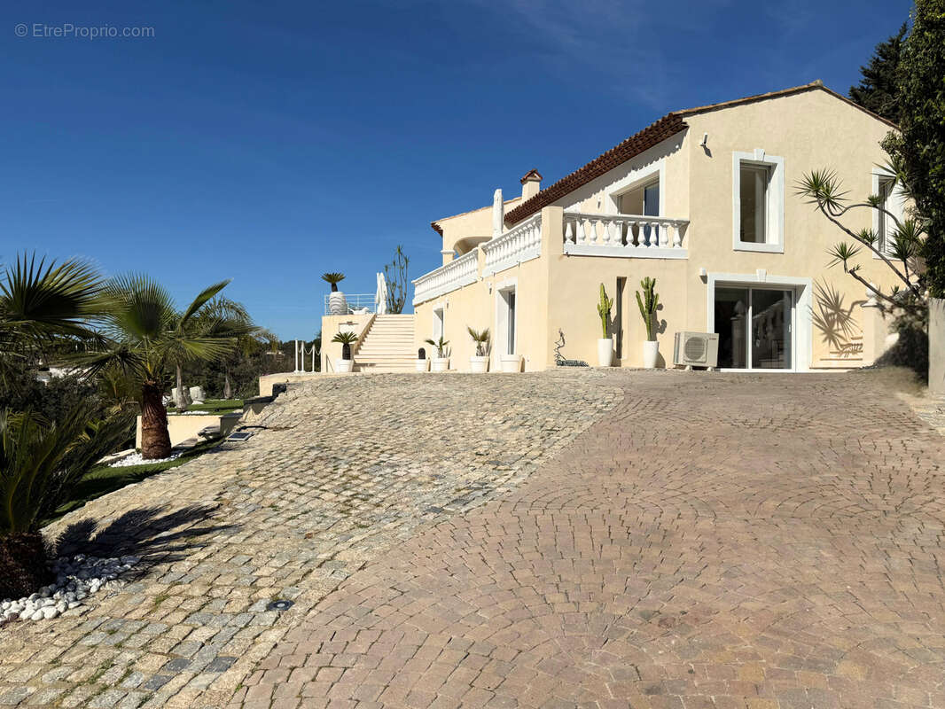 Maison à FREJUS