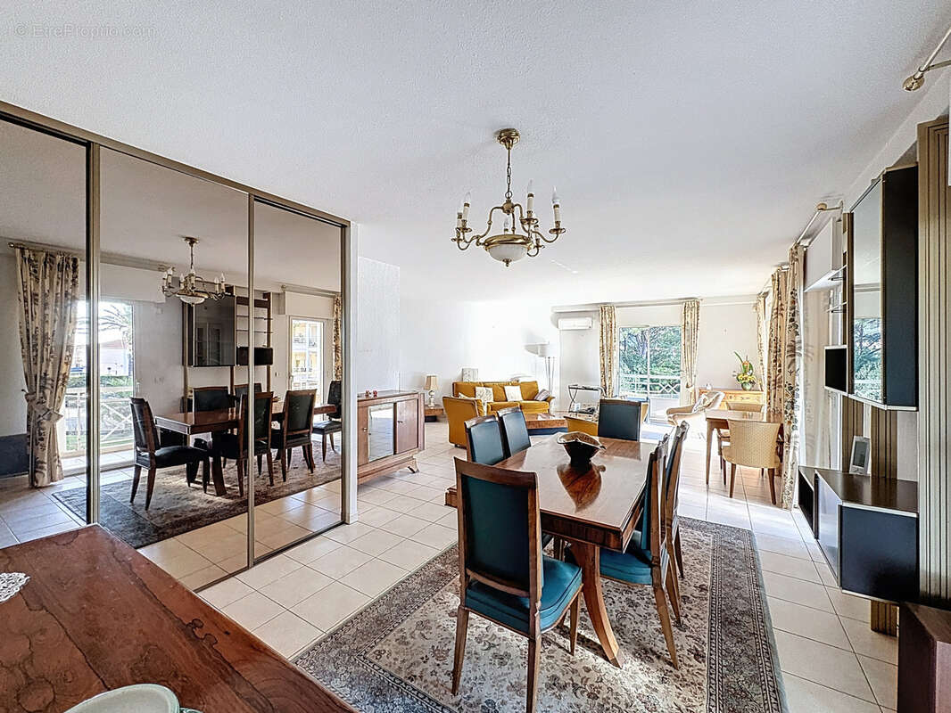 Appartement à SAINT-RAPHAEL