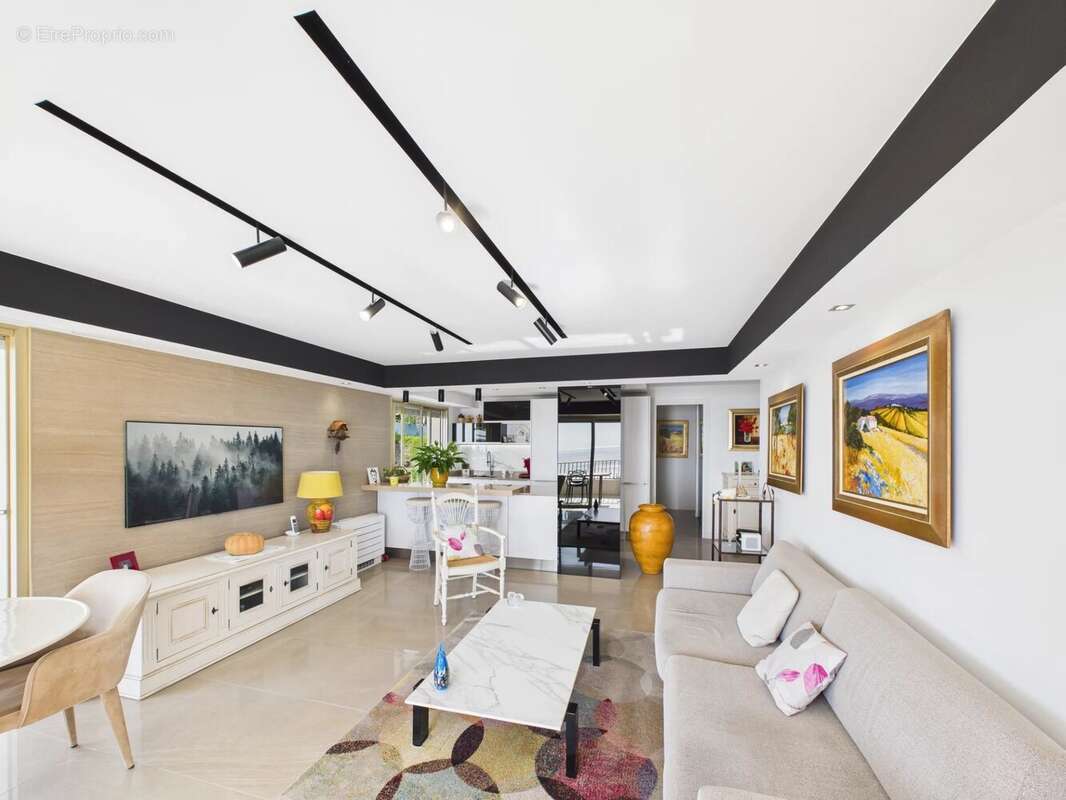 Appartement à VALLAURIS