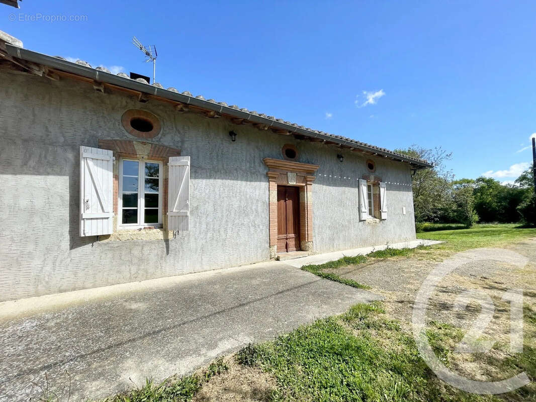 Maison 172 m² à Clermont-Saves  - photo 2