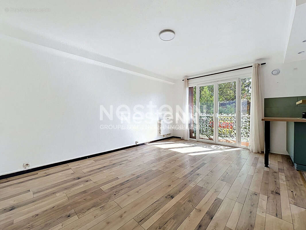 Appartement à VALLAURIS