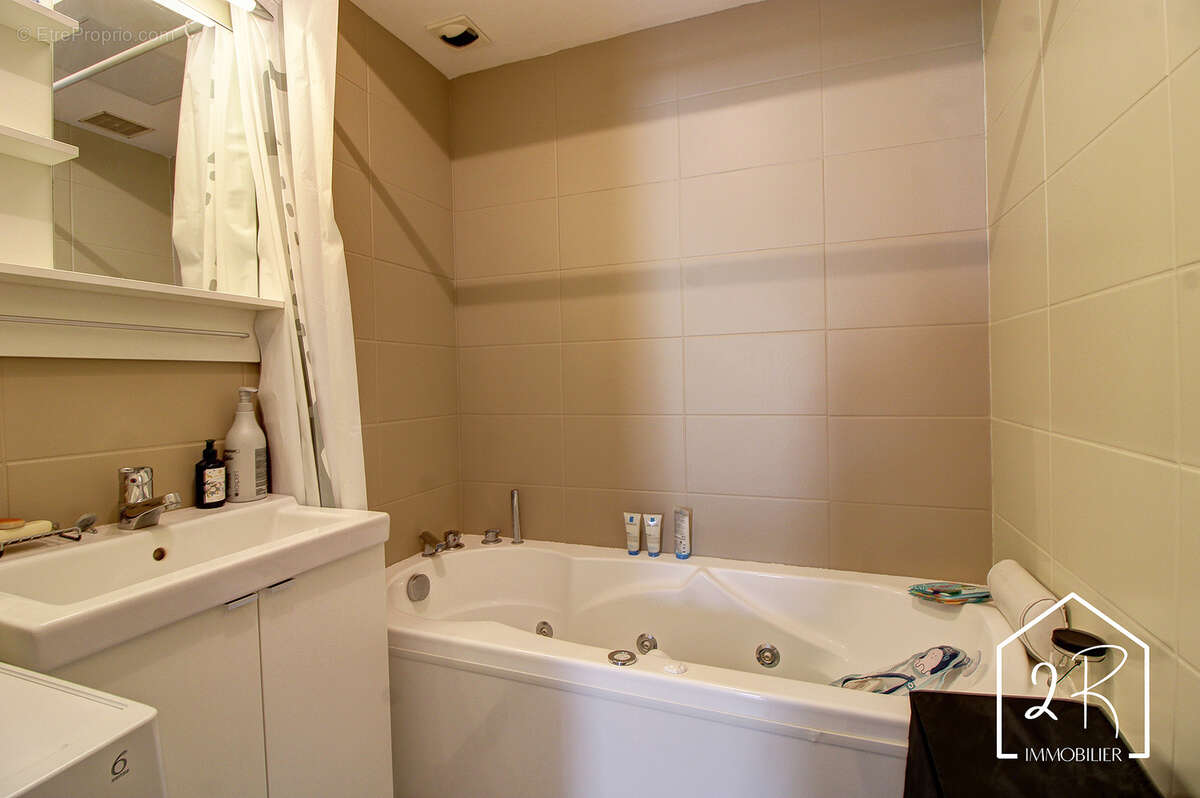 Appartement à SIMANDRES