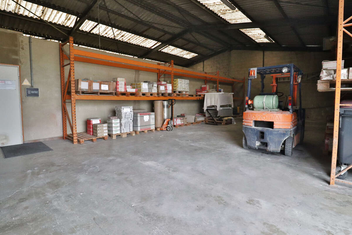 Commerce à PONT-SAINTE-MARIE