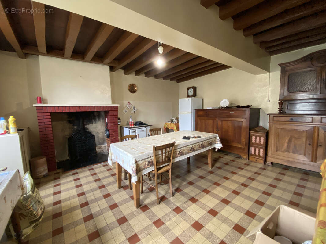 Maison à MARILLAC-LE-FRANC