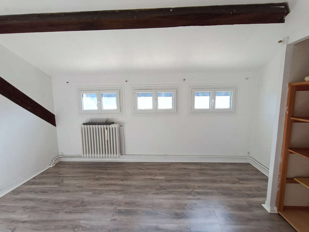 Maison à JUSSY-LE-CHAUDRIER