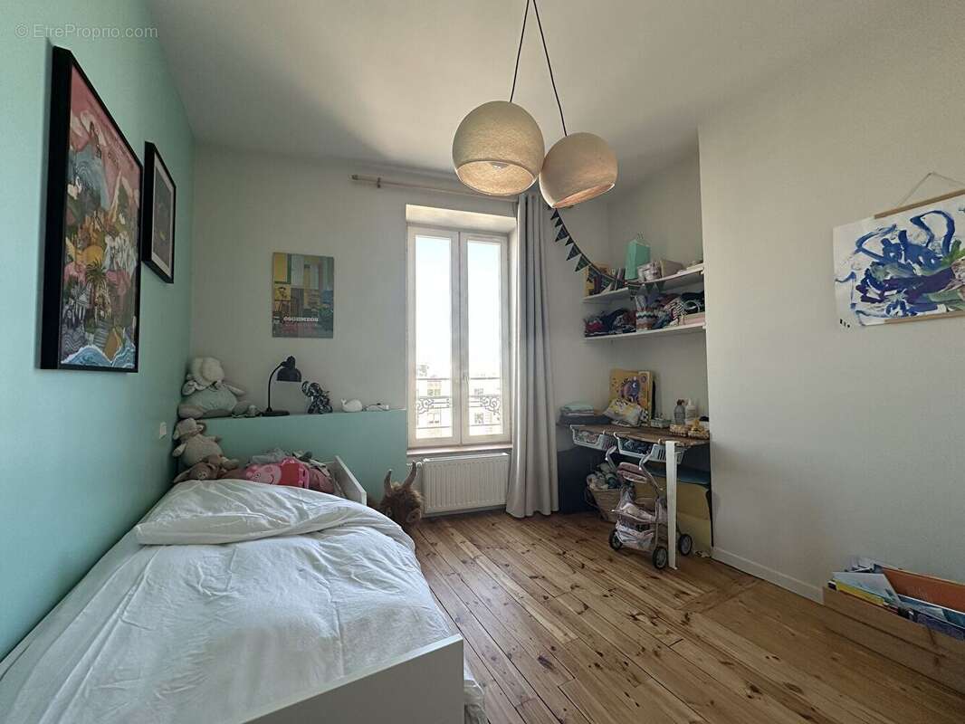 Appartement T4 de 116 m² / Charme de l'ancien / Centre historique - photo 4