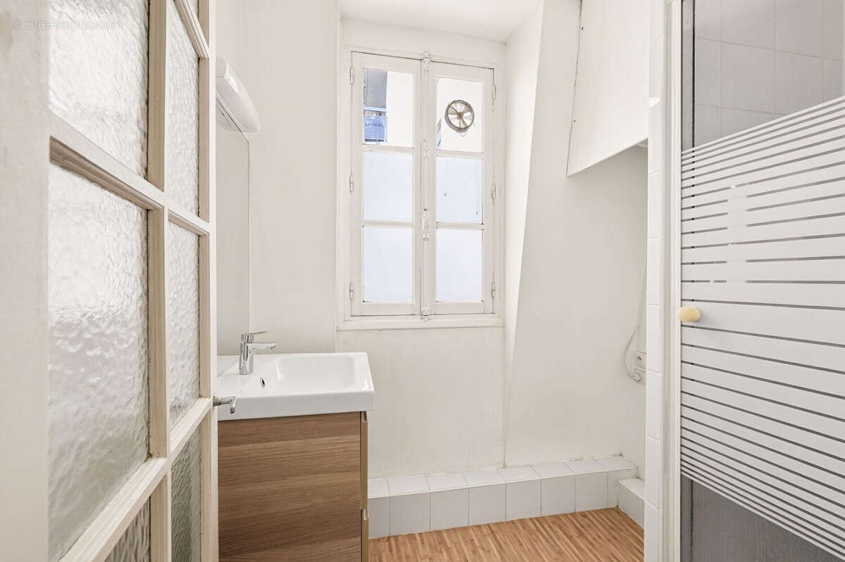 Appartement à LA GARENNE-COLOMBES