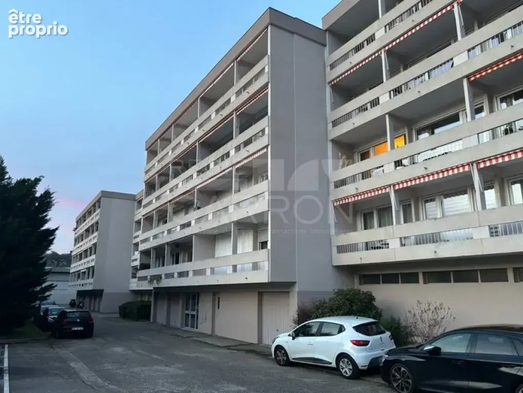 Parking à CALUIRE-ET-CUIRE