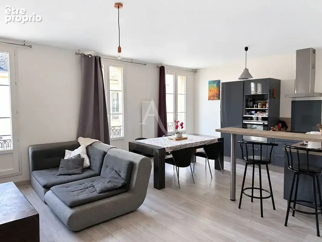 ROCHEFORT  Hyper-centre : Élégance et charme au coeur d'un hôtel particulier - photo 3