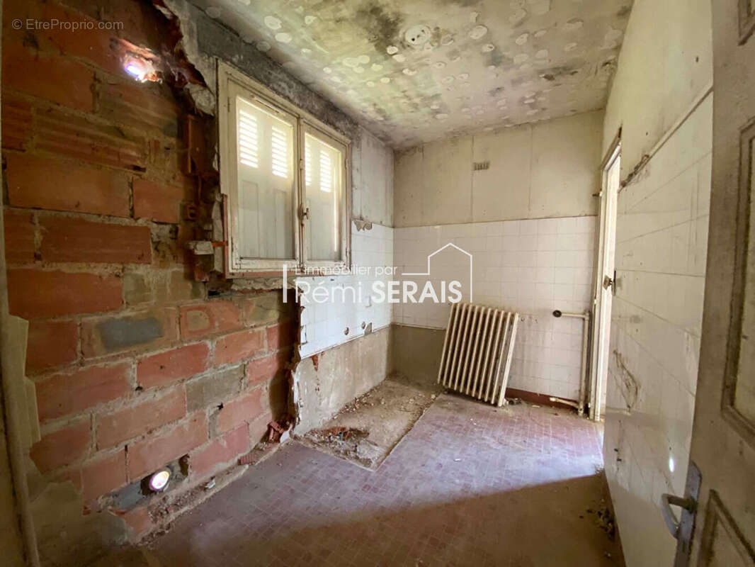 Maison à réhabiliter avec grand terrain et vue dégagée -14260 - photo 7