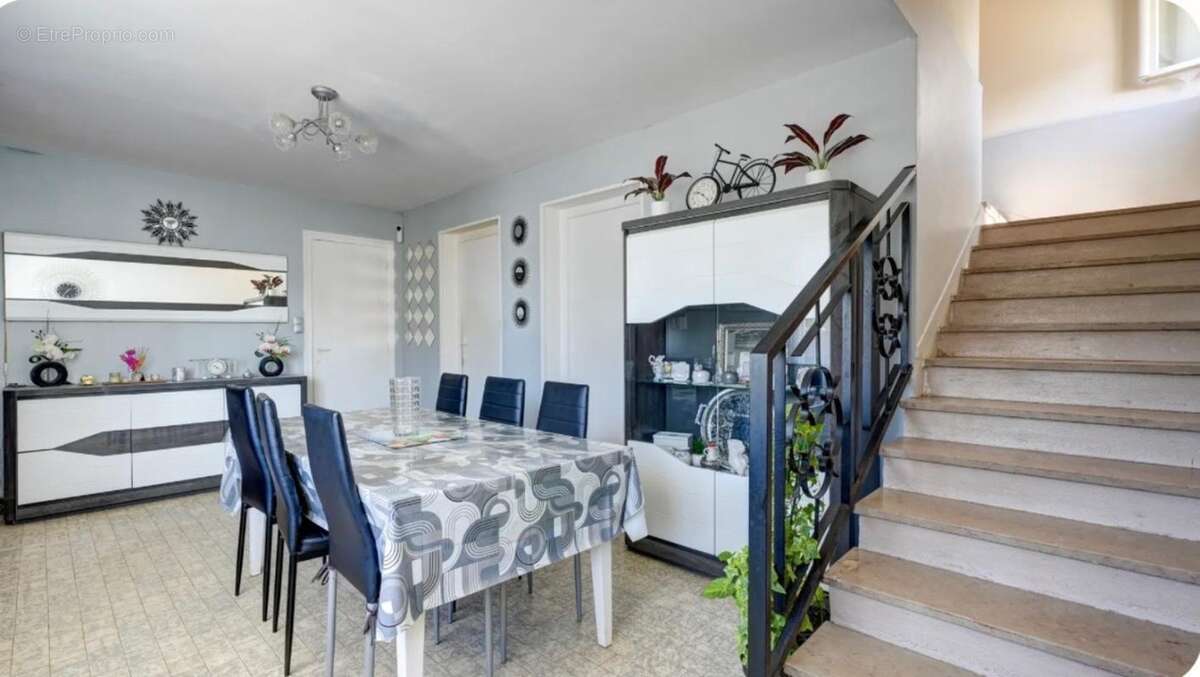 Maison à VAULX-EN-VELIN