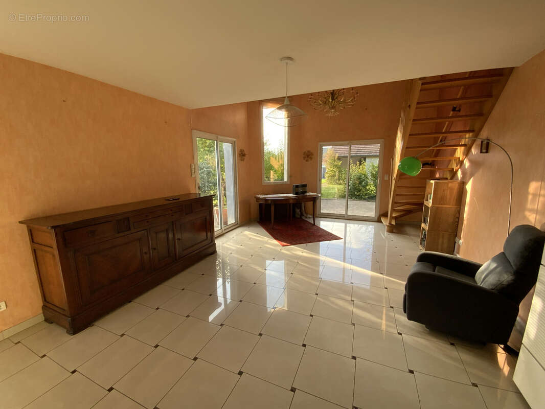 Maison à ATHESANS-ETROITEFONTAINE