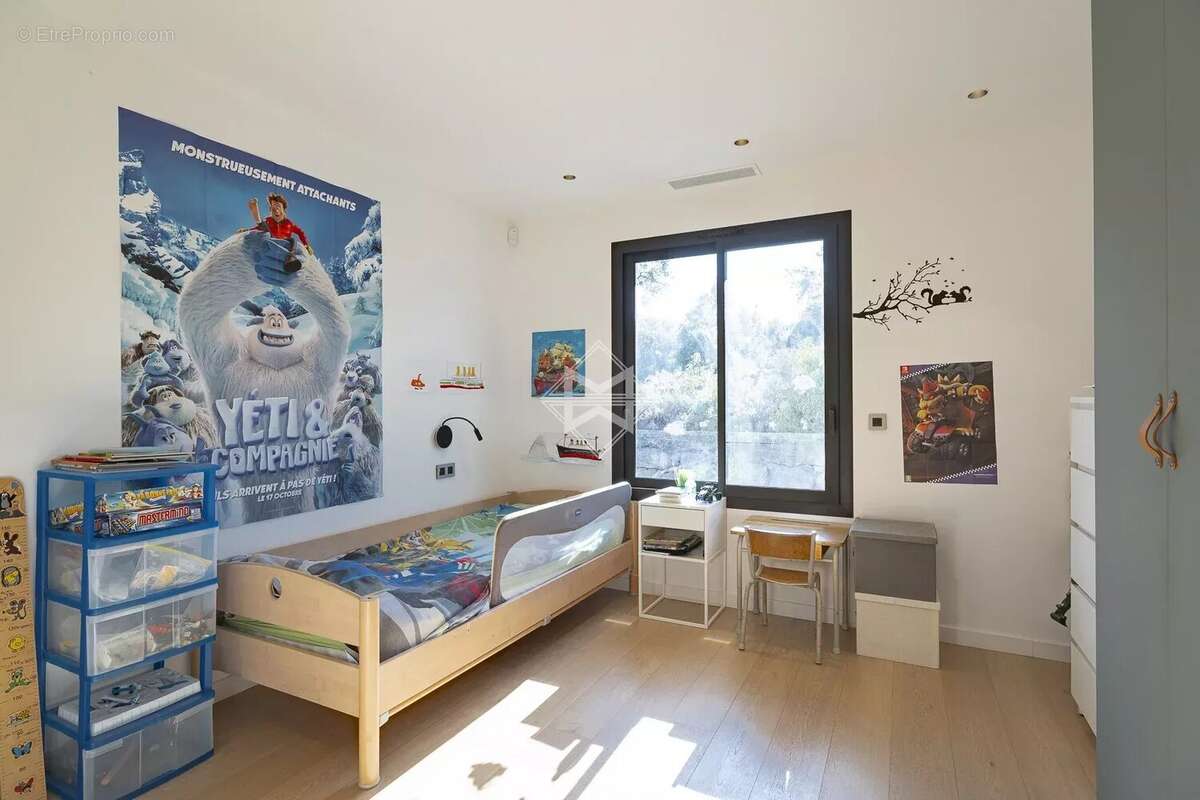 Maison à ROQUEFORT-LES-PINS