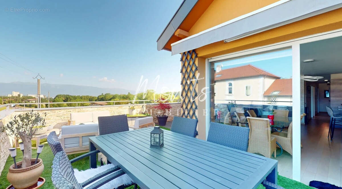 Appartement à VIRY