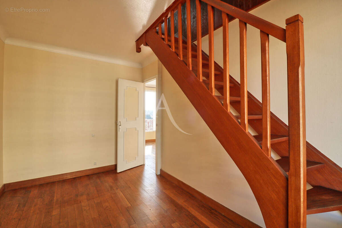 Appartement à BOURG-LA-REINE