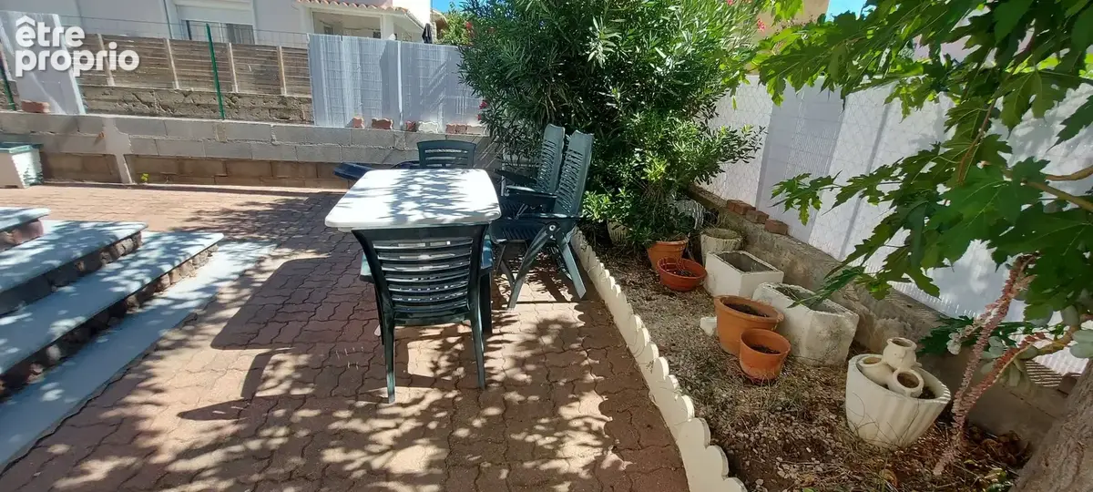 LE GRAU D' AGDE - Maison mitoyenne de type T2 à deux pas du centre et de la plage - photo 5
