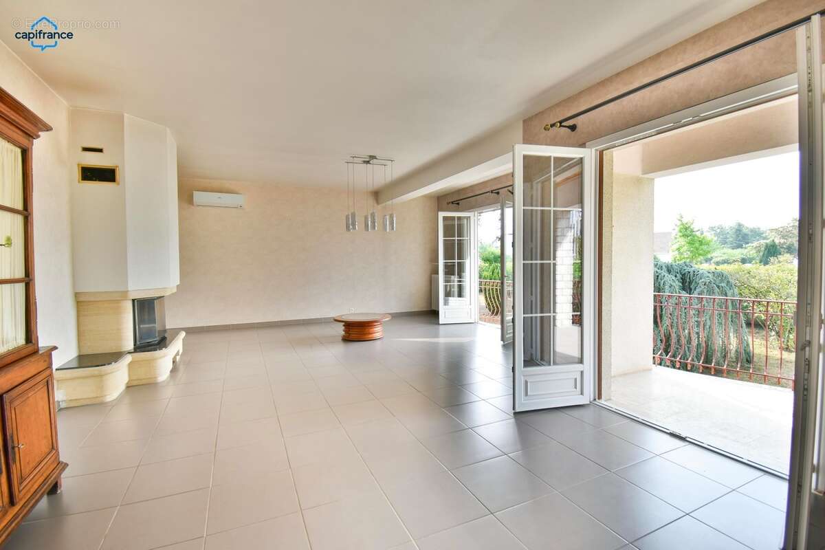 Maison à vendre 8 pièces SAINT DYE SUR LOIRE (41) - photo 4