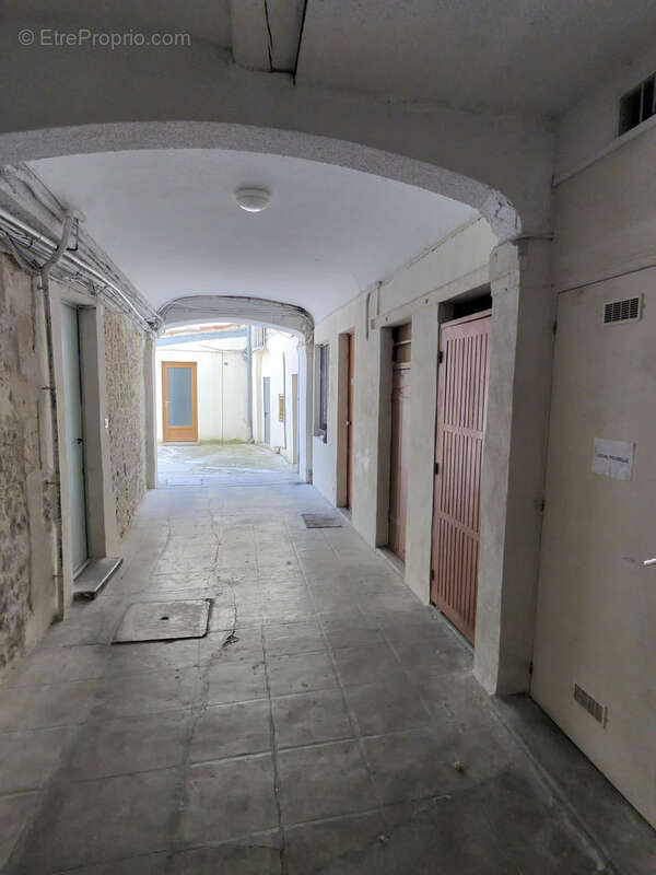 NÎMES   Grand'Rue   P2 60 m2 RDC   107 000 € - photo 11