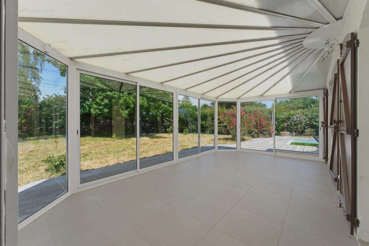 Maison de 6 pièces de 142 m² à Sallebœuf - photo 14