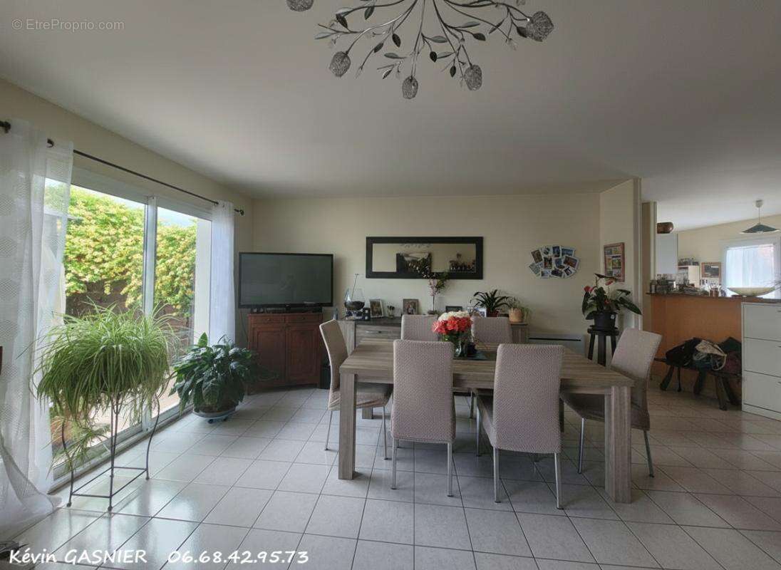 SAINT GENIS D'HIERSAC (16570) : Maison de plain pied 100m2 - photo 2