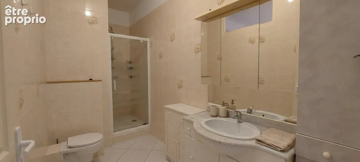Grand T4 traversant lumineux de 120m² terrasse sans vis-à-vis - photo 7
