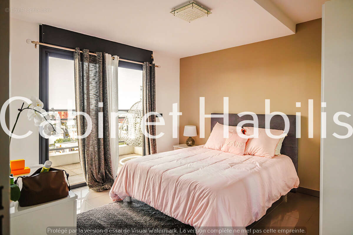 A vendre - un appartements de type t3 d'environ 71.03 m2 - sainte clotilde - 281 500 € - photo 7
