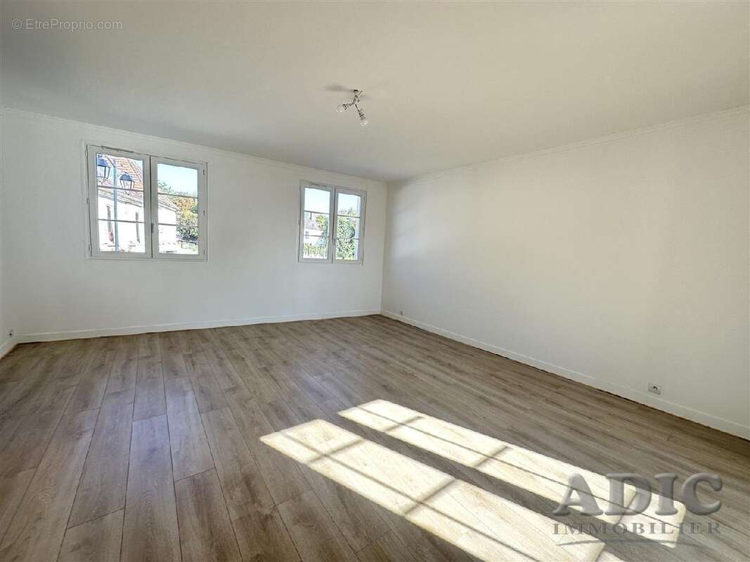 Appartement à DAMMARTIN-EN-GOELE