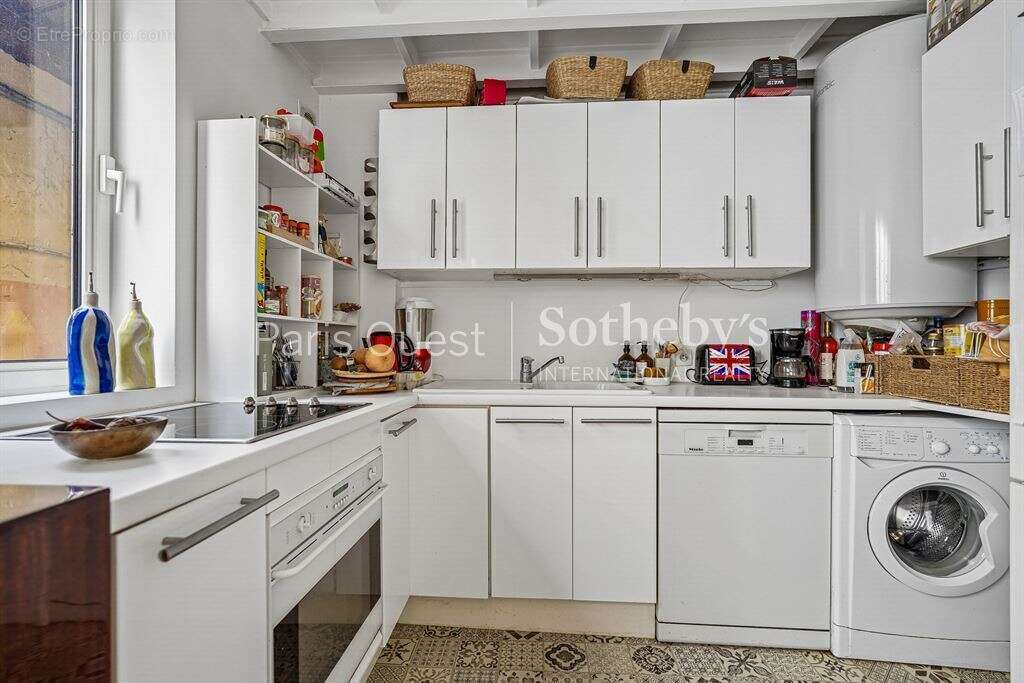 Appartement à NEUILLY-SUR-SEINE