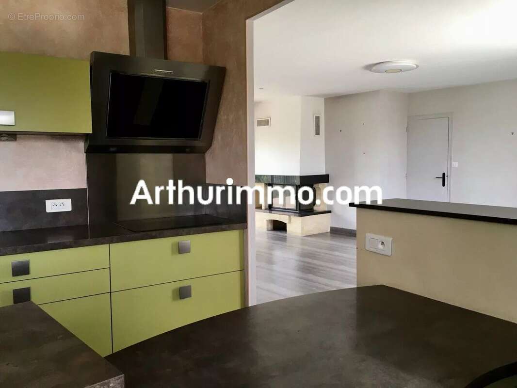 Maison à NUEIL-LES-AUBIERS