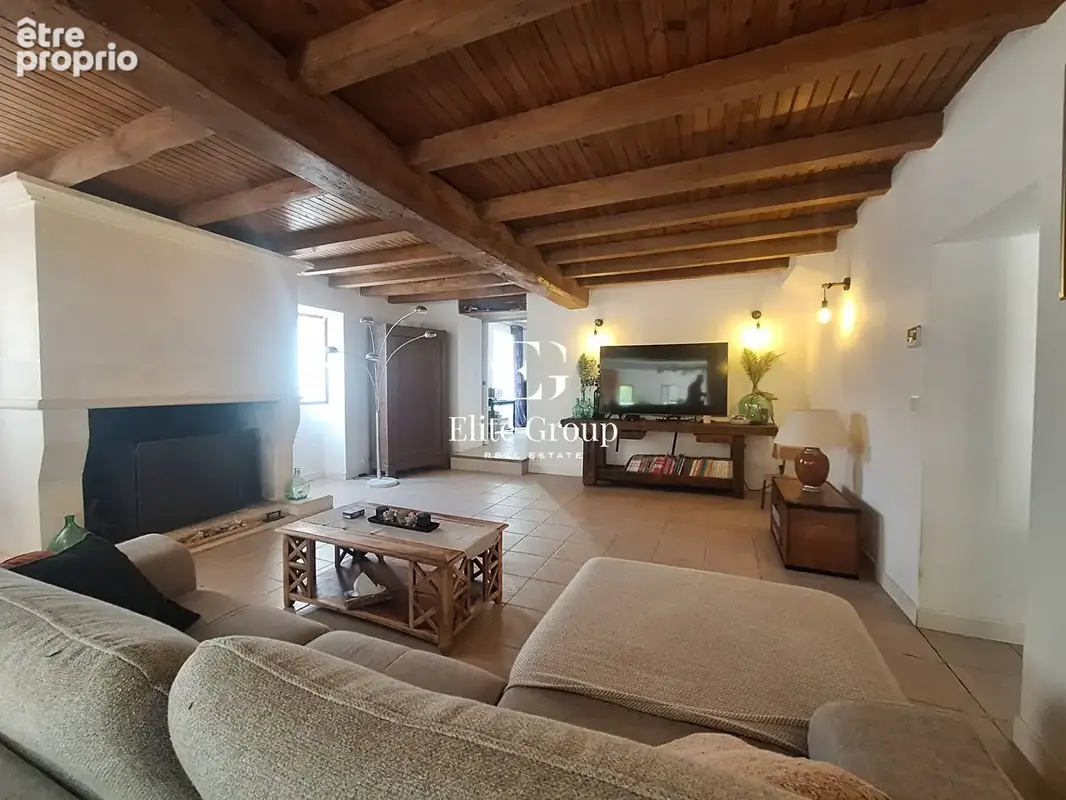 A vendre belle maison en pierre à Triac Lautrait 9 pièces 246 m2 - photo 6