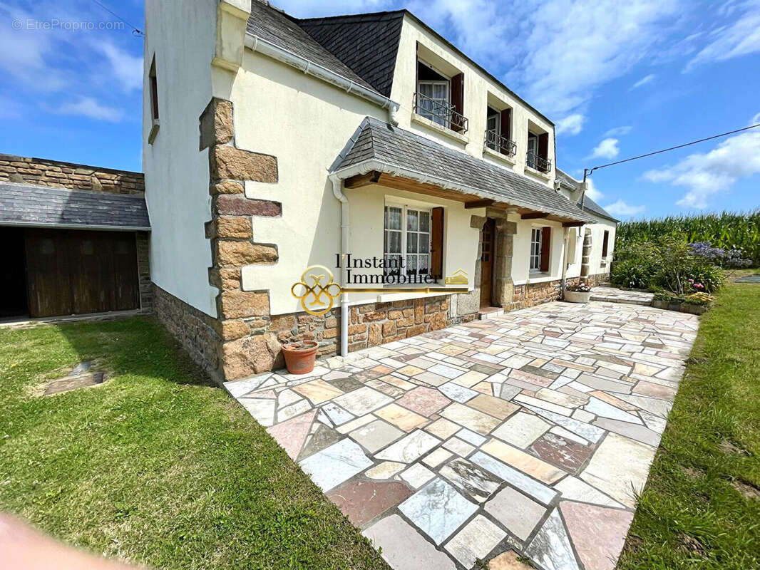 Maison à SAINT-JEAN-DU-DOIGT