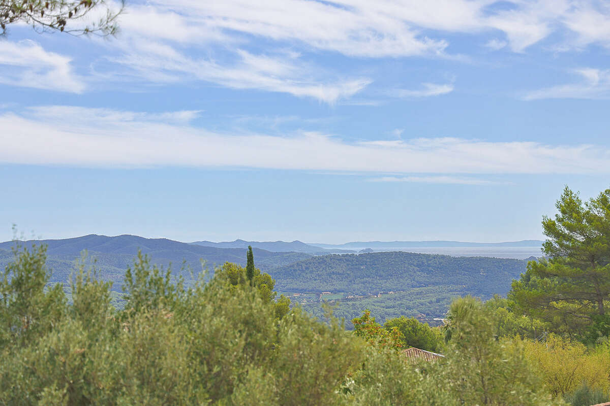 Maison à SOLLIES-VILLE