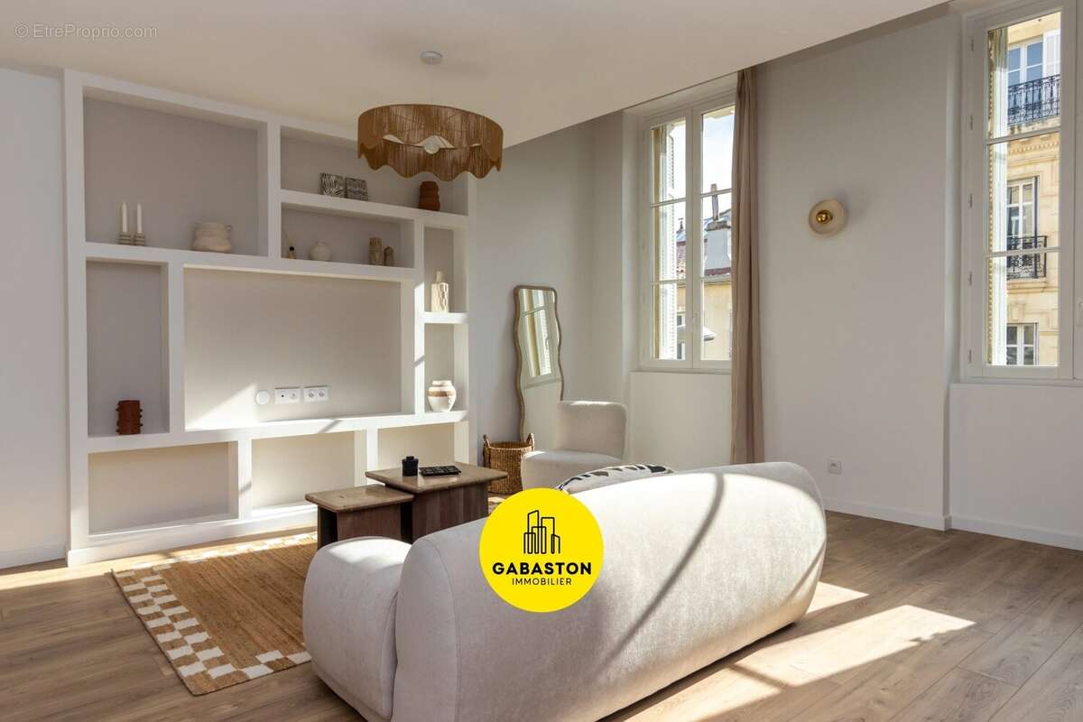 Appartement à MARSEILLE-1E