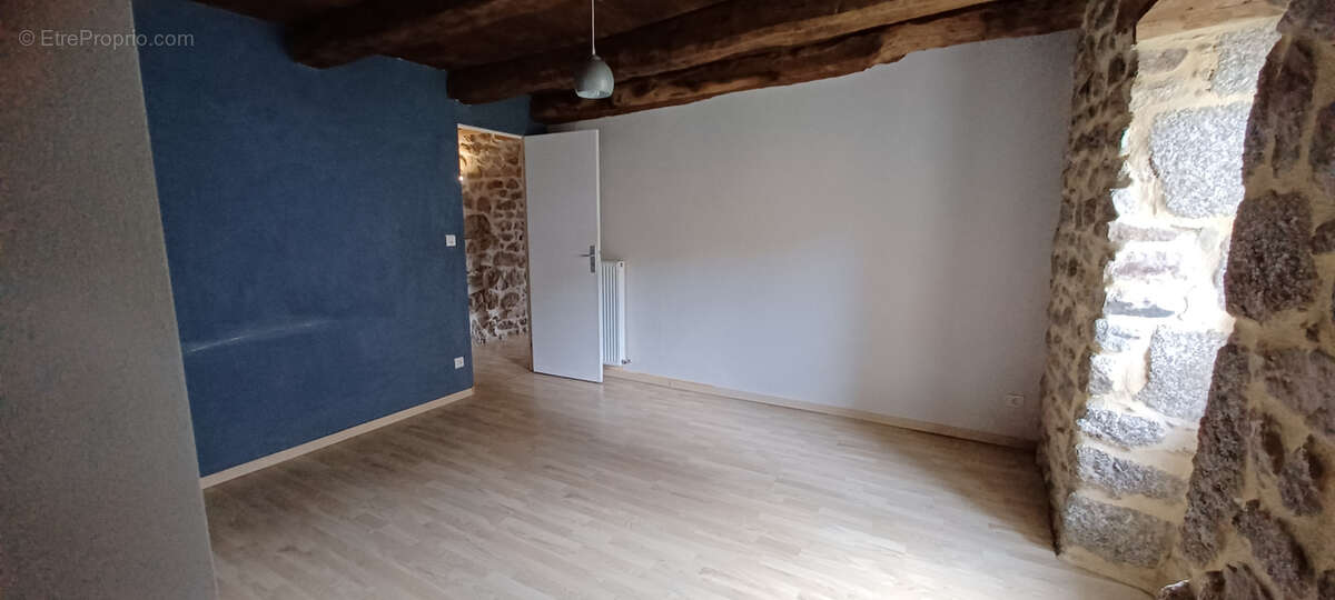 Maison à ENTRAYGUES-SUR-TRUYERE