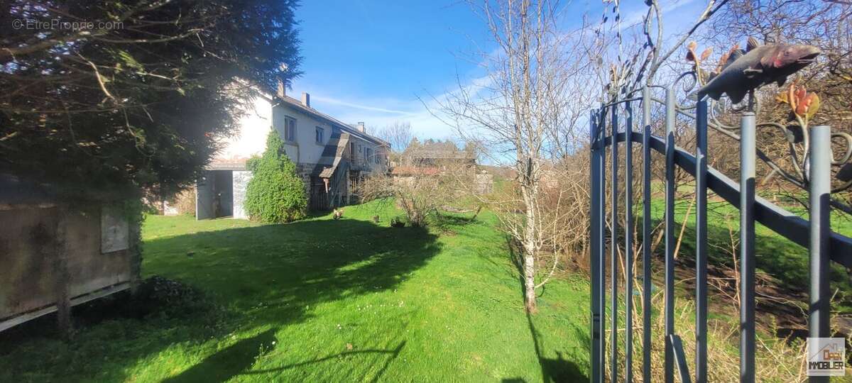 Appartement à VILLAC