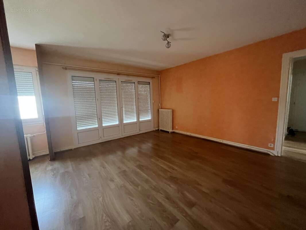 Appartement à SAINT-ASTIER