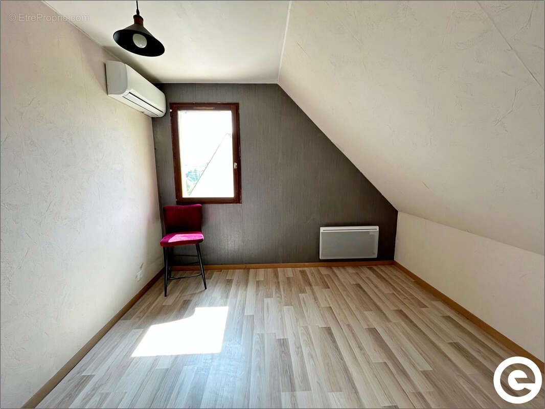 Maison à PONT-SUR-YONNE