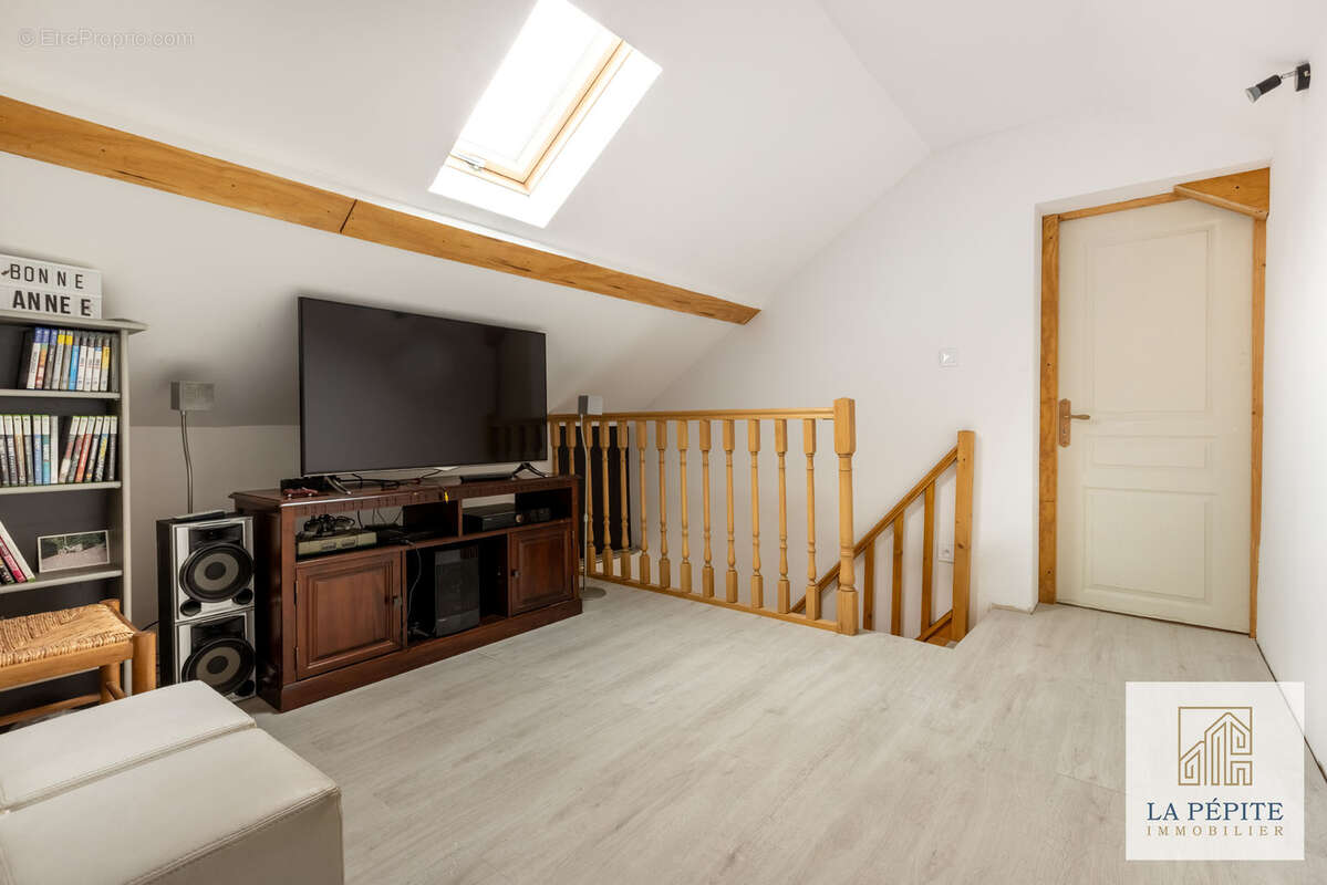 Maison à AULNOYE-AYMERIES