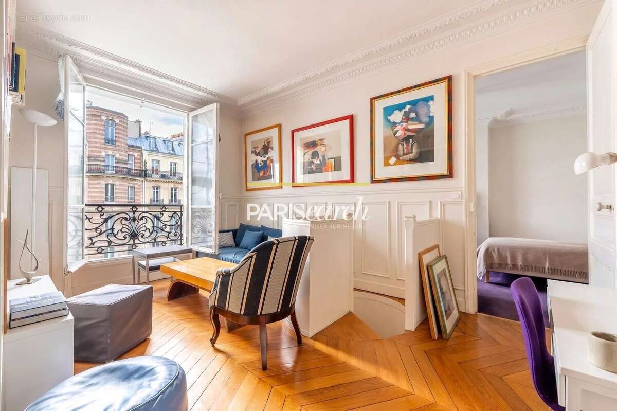 Appartement à PARIS-16E