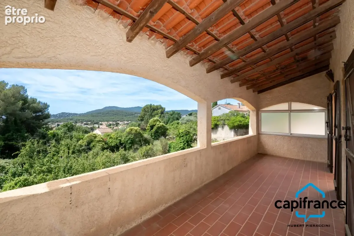 La Seyne sur mer/proche Six fours Villa de 100m2 au calme, piscine, garage, belle vue - photo 17