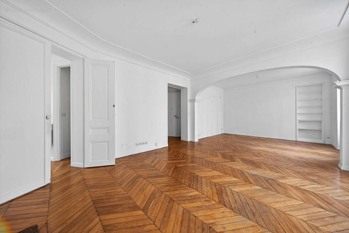 Appartement à PARIS-10E