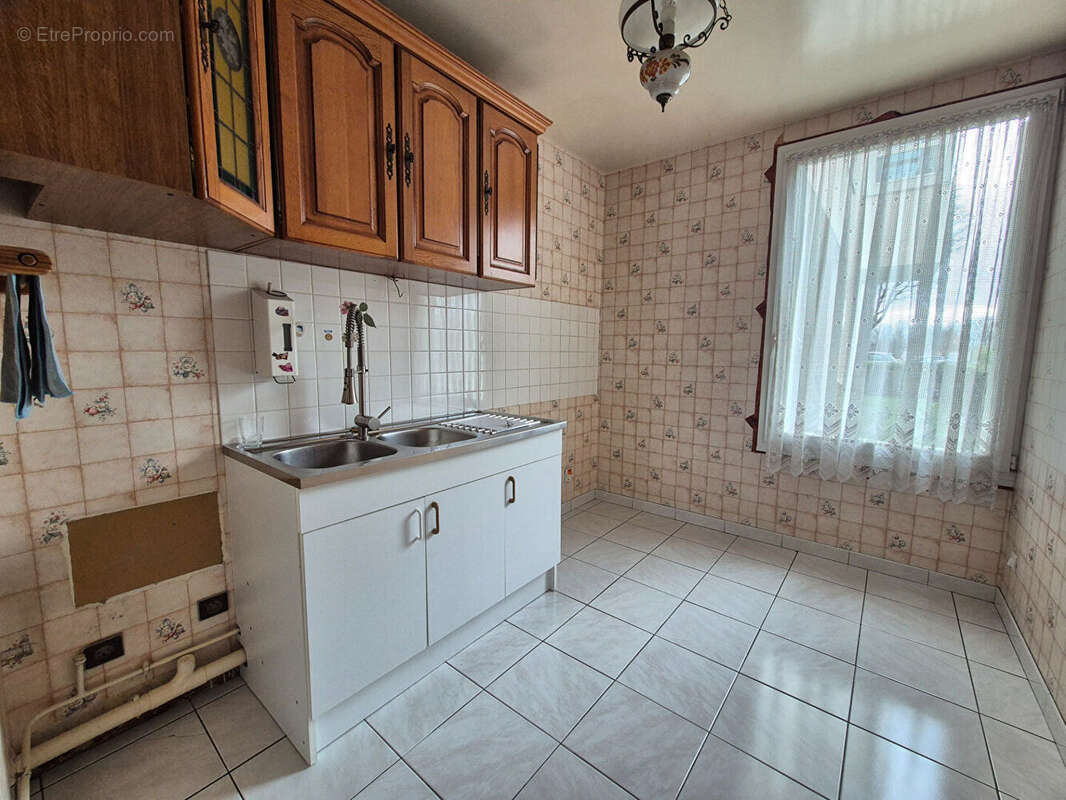 Appartement à MONTIGNY-LE-BRETONNEUX