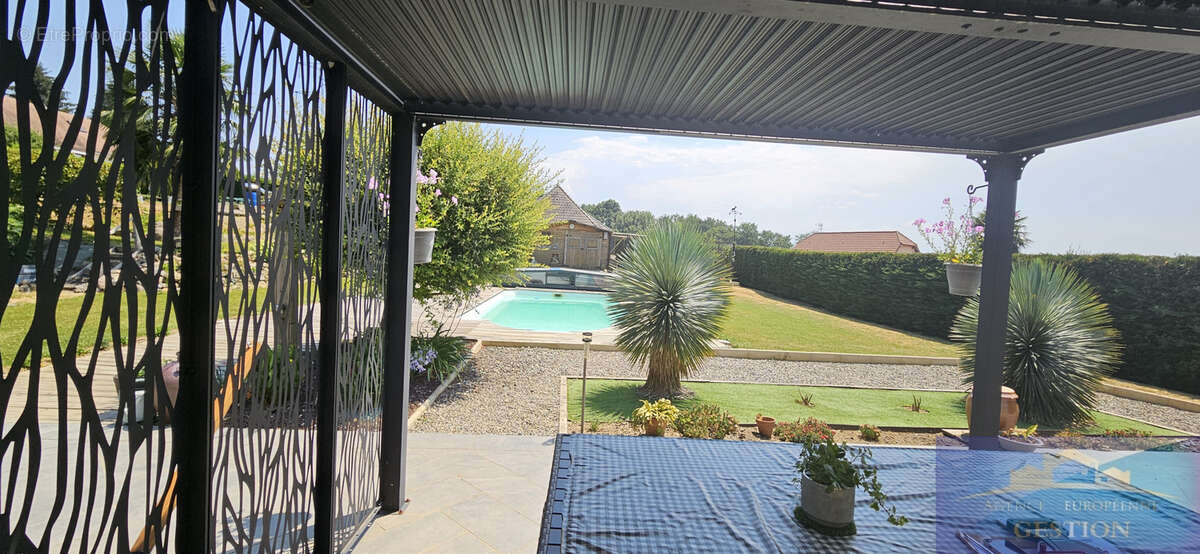 Maison familiale de plain pied a  pontacq - photo 3