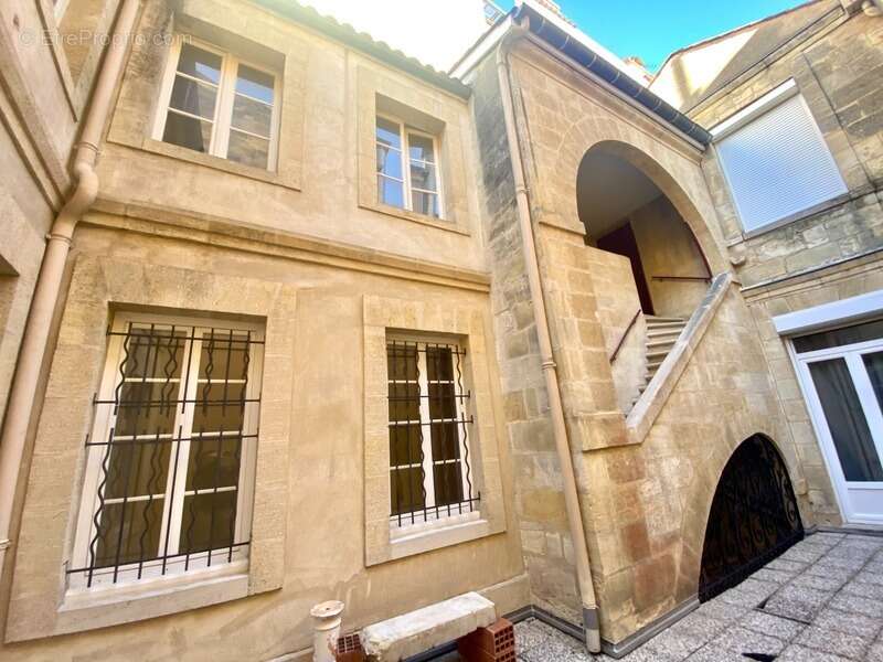 Appartement t3 (dpe c) avec terrasse - bordeaux quartier st pierre/camille jullian - immeuble en pierre rénové - photo 4
