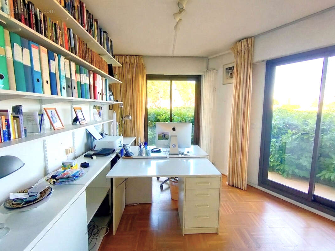 Appartement à MANDELIEU-LA-NAPOULE