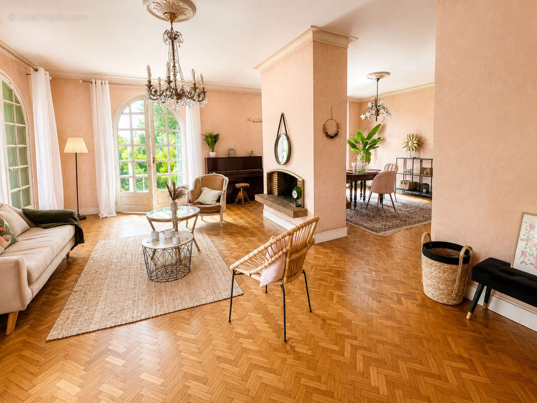 Maison T6 de 200m2 habitable avec garage 35m2 et nombreuses dépendances, le tout sur une parcelle terrain arbo - photo 10