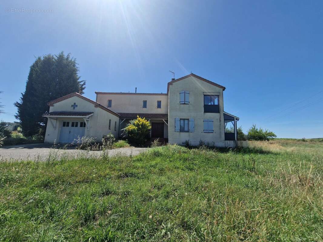 Grande maison familiale à la campagne entre Monflanquin et Villeneuve-sur-Lot - photo 2